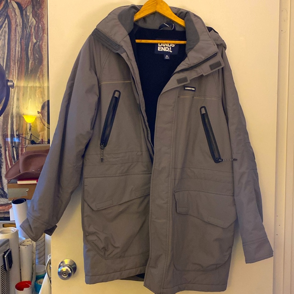 New! Men’s Waterproof, Insulated breathable Jacket with detachable hood.